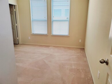 3303 Masters Point Dr, Houston, TX 77091 - photo 2