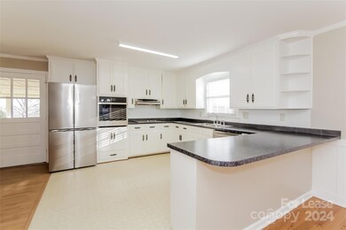 1821 Kenmore Dr, Statesville, NC 28625 - photo 3