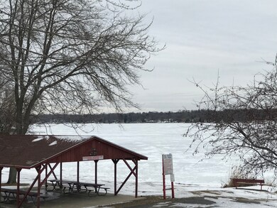 Sunrise Ridge public covered pavilion with park sp