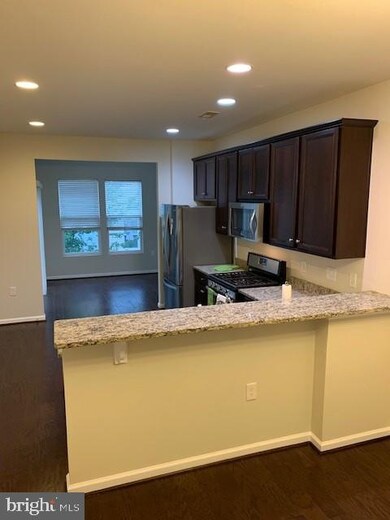 17086 Gibson Mill Rd unit 46, Dumfries, VA 22026 - photo 5