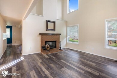 08-Living Room_SLS_-0581