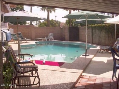 2011 7_23 pool E from under patio