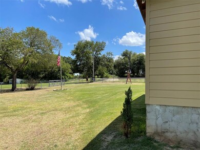 1317 Scotland Ave, Azle, TX 76020 - photo 3