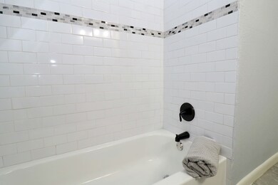 10418 Bretton Dr, Houston, TX 77016 - photo 7