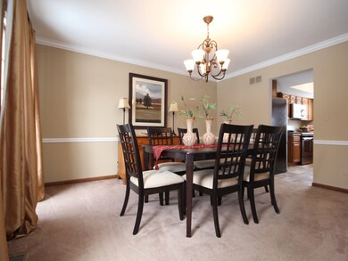 411 Appollo Ct, Wheaton, IL 60189 - photo 6