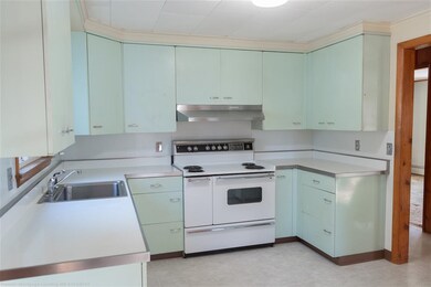 32 Pelham Rd, Hudson, NH 03051 - photo 4