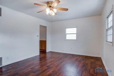 2911 119th St, Toledo, OH 43611 - photo 2