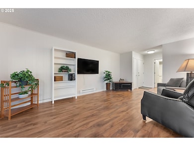 11510 SW Crown Dr unit 5, Portland, OR 97224 - photo 5