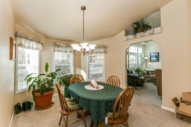 210 NW Creekside Dr, Grants Pass, OR 97526 - photo 4