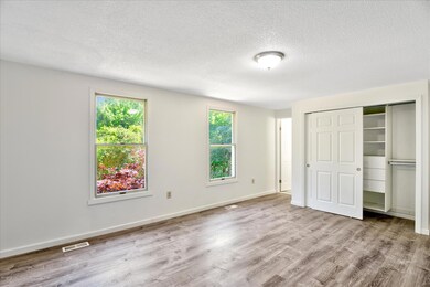 Master Bedroom (2)