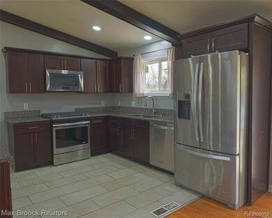 23645 W Newell Cir, Farmington Hills, MI 48336 - photo 5