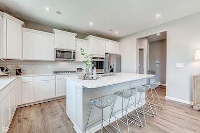 7433 Deerberg Dr, Indianapolis, IN 46259 - photo 4