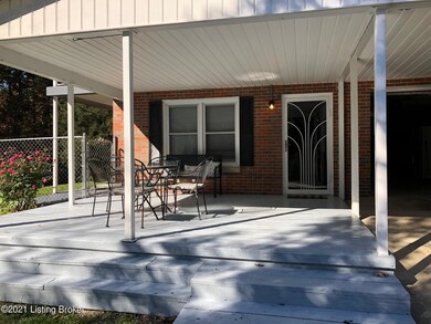 245 E Oak St, Lebanon Junction, KY 40150 - photo 2