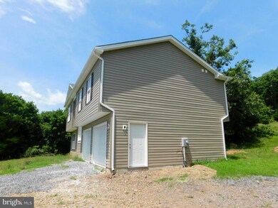 24 Ashton Cir, Berkeley Springs, WV 25411 - photo 5