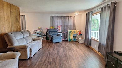 1325 Maple St, Chadron, NE 69337 - photo 5