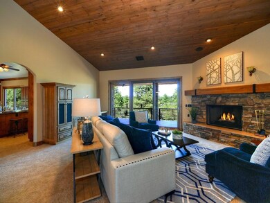 005_Living Room
