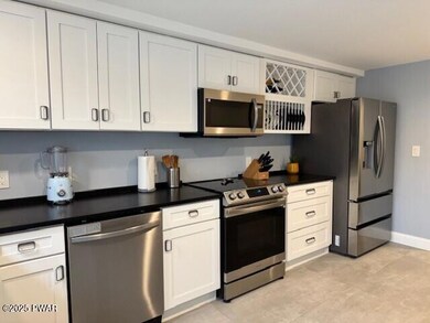 125 Sawkill Ave unit L, Milford, PA 18337 - photo 3