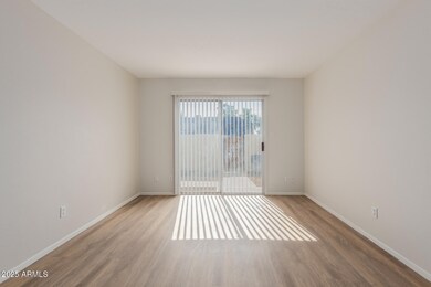 8049 N 32nd Dr, Phoenix, AZ 85051 - photo 7