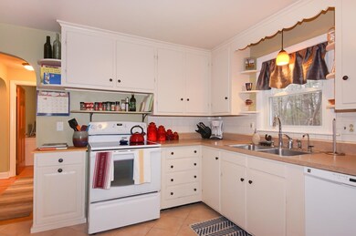 13 Kerry Craig Cir, Northborough, MA 01532 - photo 5