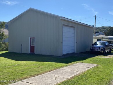 516 E 4th St, Berwick, PA 18603 - photo 5