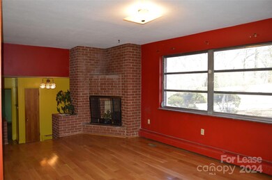 516 S Green St, Statesville, NC 28677 - photo 4