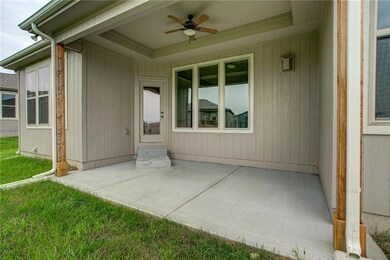 4418 SW Amethyst Dr, Lee's Summit, MO 64082 - photo 4