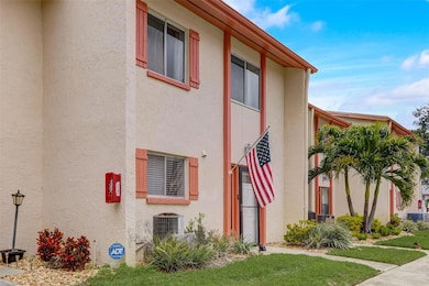 5812 16th Ln S unit 3, Saint Petersburg, FL 33712 - photo 2