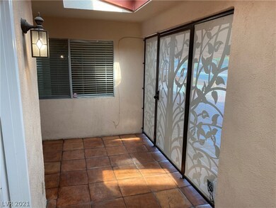Courtyard with three entries