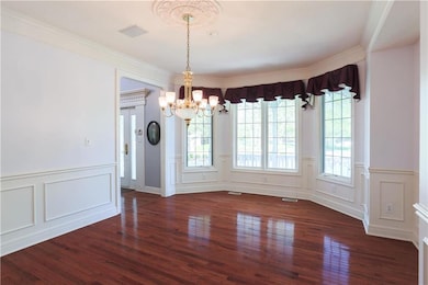 8318 Maplewood Dr, Lenexa, KS 66215 - photo 4