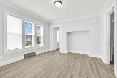 3381 N 26th St-5
