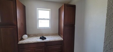 708 N Robinson St, Cleburne, TX 76031 - photo 3