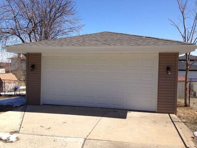 18029 Birch Ave, Country Club Hills, IL 60478 - photo 4