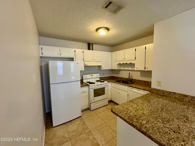 8846 Cavender Dr, Jacksonville, FL 32216 - photo 4