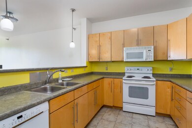 370 Farrell St unit 321, South Burlington, VT 05403 - photo 3