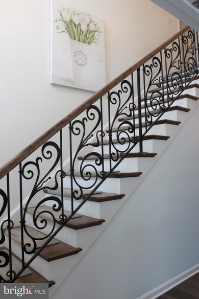 1722 Meridian Dr, Hagerstown, MD 21742 - photo 5