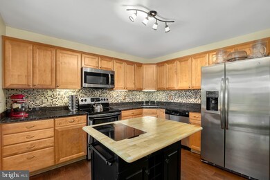 3004 Sugar Ln, Vienna, VA 22181 - photo 5