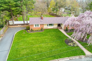 4 Fairway Ct, Edison, NJ 08820 - photo 2