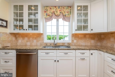 11637 Hunters Run Dr, Cockeysville, MD 21030 - photo 7