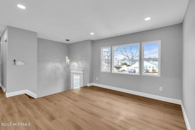 107 Oak Hill Dr, Toms River, NJ 08753 - photo 5