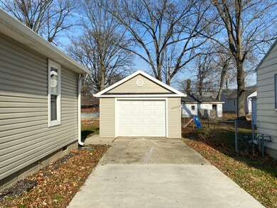 2608 Fowler St, Anderson, IN 46012 - photo 2