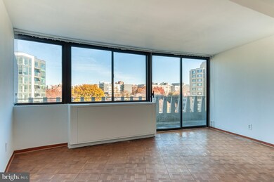 Watergate East Residences unit 605-N, Washington, DC 20037 - photo 3