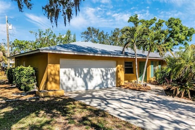 3039 Chase Cir, Sarasota, FL 34231 - photo 2