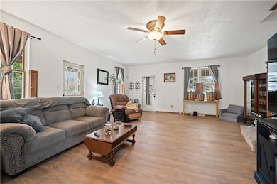 Very Spacious living Room