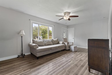 439 E Porter Ave, Des Moines, IA 50315 - photo 4