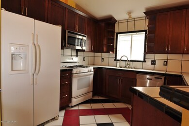 New kitchen with new cabinets&appliances