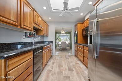 10-web-or-mls-15413-n-chestnut-dr