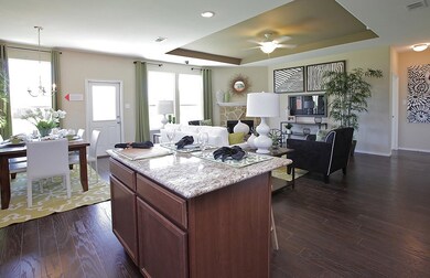 328 Paso Fino Dr, Alvin, TX 77511 - photo 4