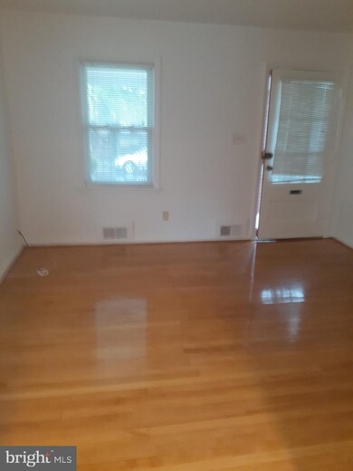 632 Emerson St NE, Washington, DC 20017 - photo 4