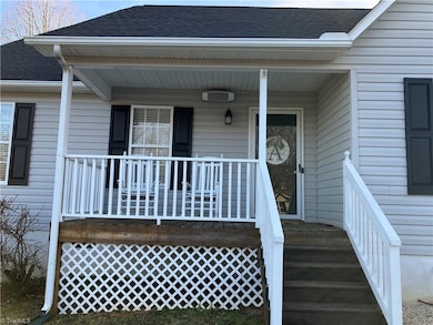 116 Whispering Pines Ln, King, NC 27021 - photo 2