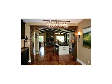 Large Open Floor Plan * Updated to Perfection